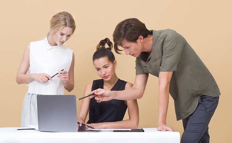 6 Fashion Internships Worth Applying To