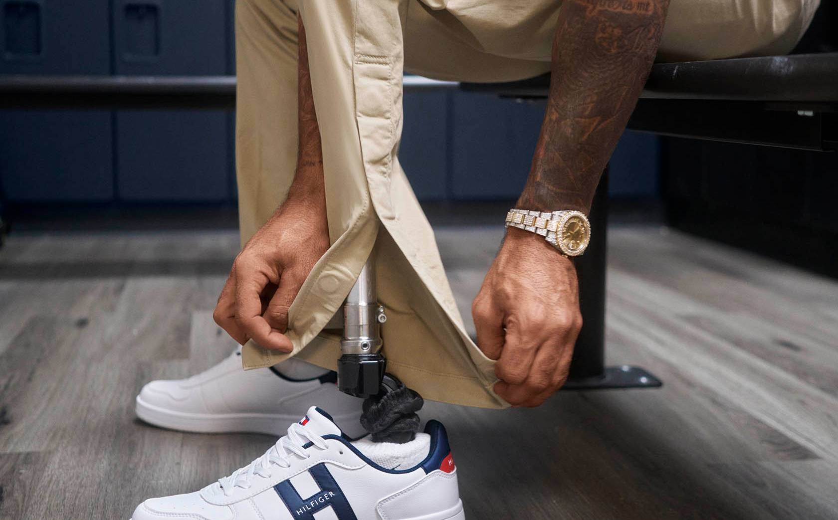 Tommy Hilfiger apresenta coleção de primavera da linha voltada para pessoas  com deficiência - Blog Ana Cláudia Thorpe