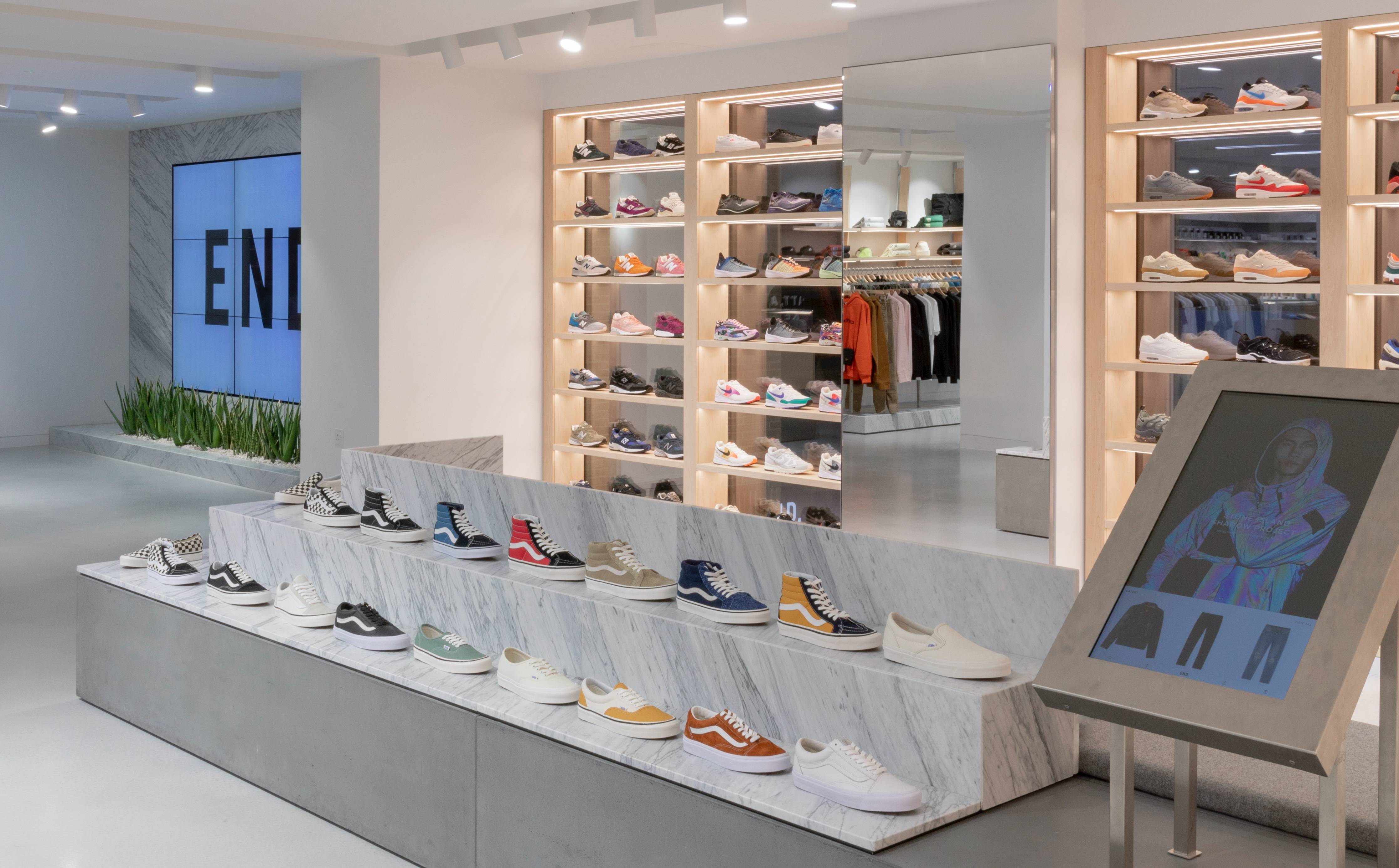 The Carlyle Group acquires majority stake in retailer End.